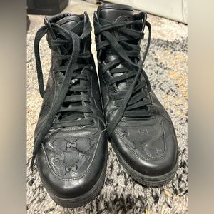 Gucci, Black size 9 G. Used